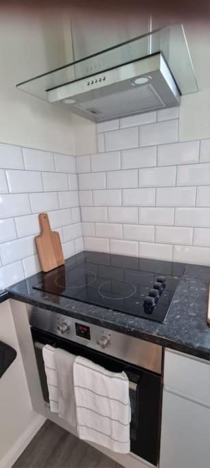 פרנדאון Cosy Bournemouth Bungalow מראה חיצוני תמונה